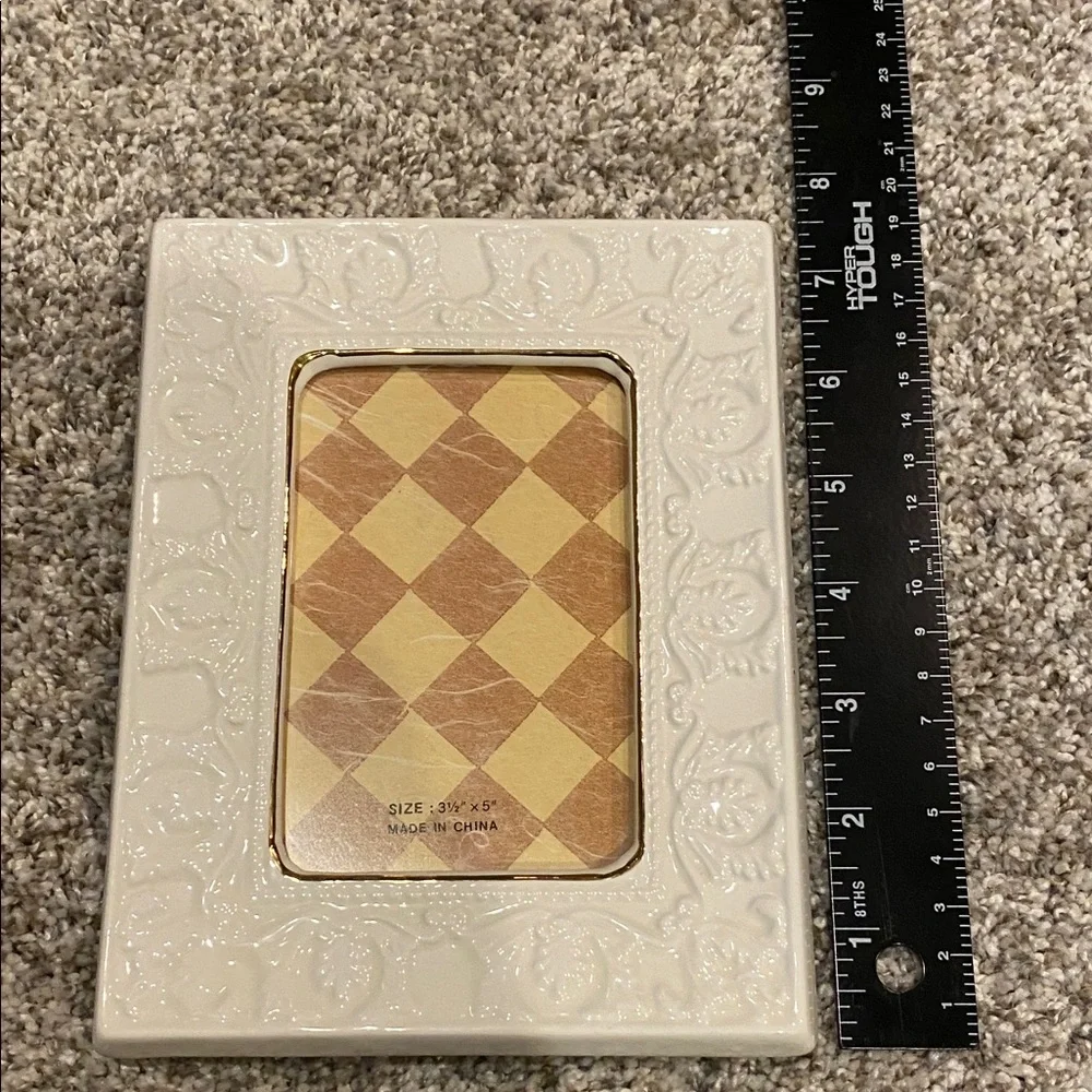Decorative Ceramic Off White Photo Frame with Glass. 3.5 x 5”